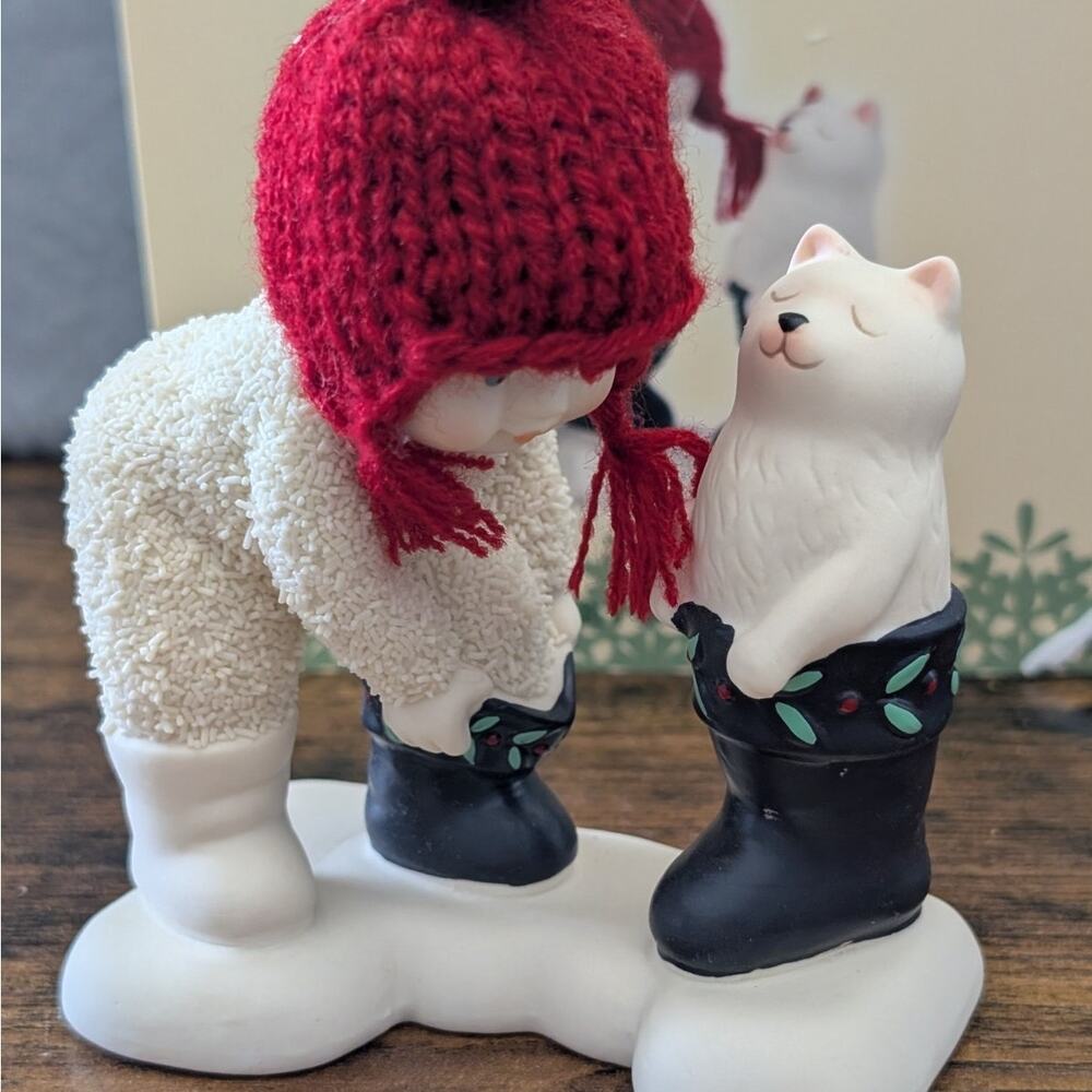 Dept 56 Snow Babies That's My Boot Cat Red White Ceramic Figure New open Box